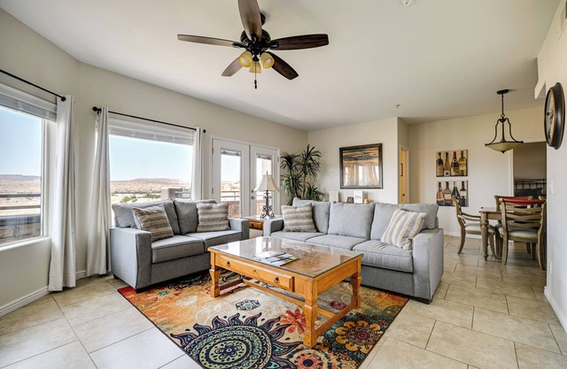 Golf Course Views & Private Deck: Mesquite Condo!
