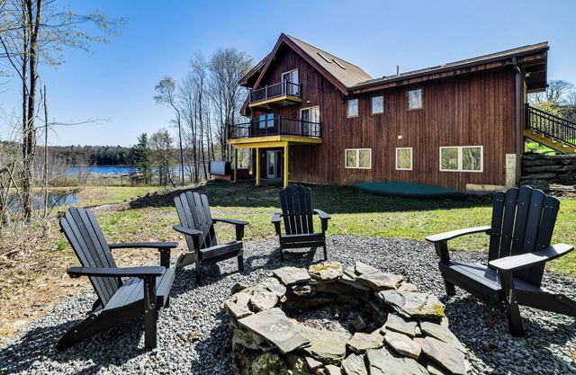 Golf, Fish & Ski: Retreat w/ Game Room in Thompson