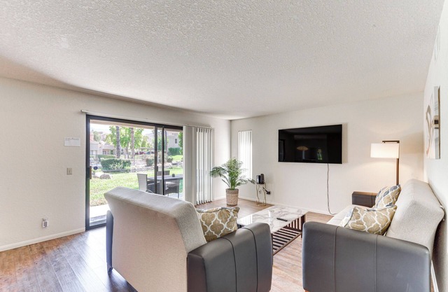 Golf, Hike & Relax: Cathedral City Condo
