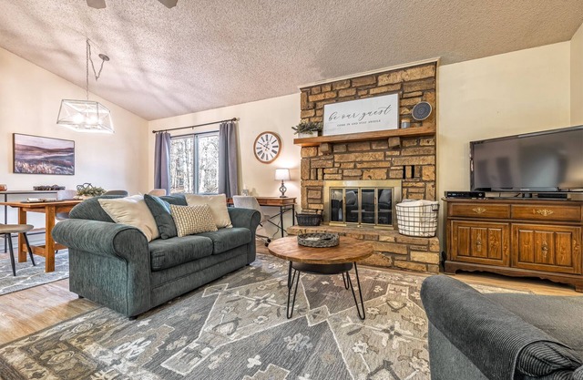 Golfer's Getaway! 2BR/2BA townhome in Hot Springs Village