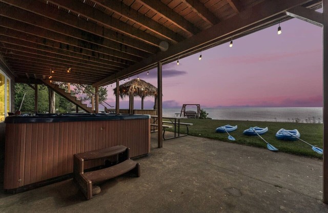 Golf n Shores - Hot tub (open all yr), kayaks&more