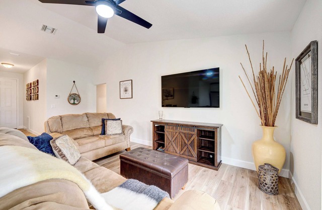 Golf & Pool Access: Pet-Friendly Sebring Home!