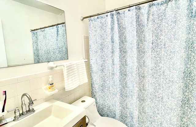 Golf, pools, gym and sports galore! 55+ Active Adult Community condo-Clearwater