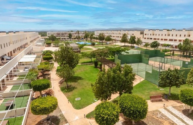 Golf San Jordi (Vinaros) Apartment 81m2 2 bedrooms, 2 bathrooms and living room 2 gardens.