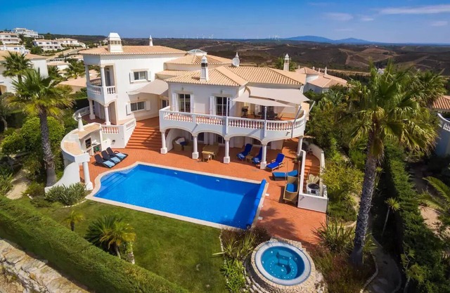 Golf-Villa mit Pool und fantastischem Ausblick