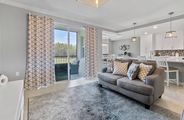 Golfer's Haven: Luxurious Condo with Scenic Views