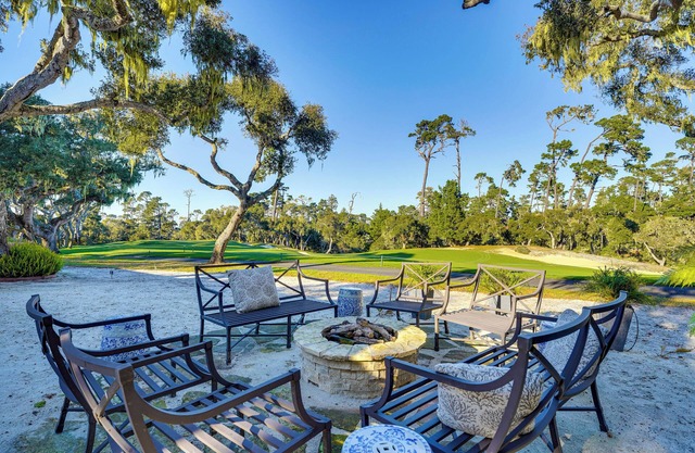 Golfer's Oasis: Luxe Pebble Beach Home on 5th Hole