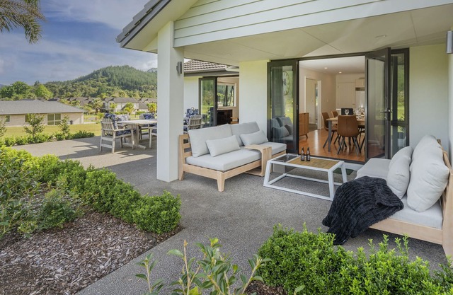 Golfer's Paradise and Retreat - Pauanui Holiday Home, PAUANUI