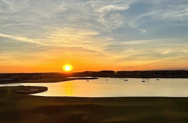 Golfers Dream! Resort style 2 bedroom condo in The National Golf & Country Club.