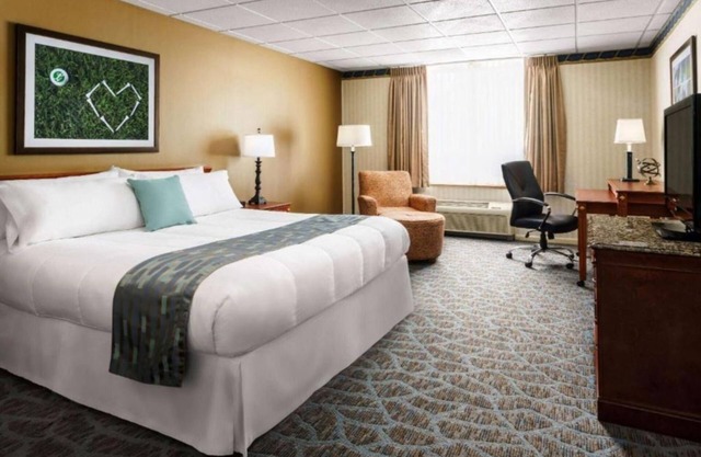 Golfers' Hideaway: Studio Retreats at Lakeview Golf Resort Hotel