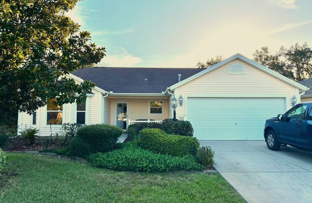 Golfers Paradise! 3-bedroom with a lake view, on the golf course in The Villages