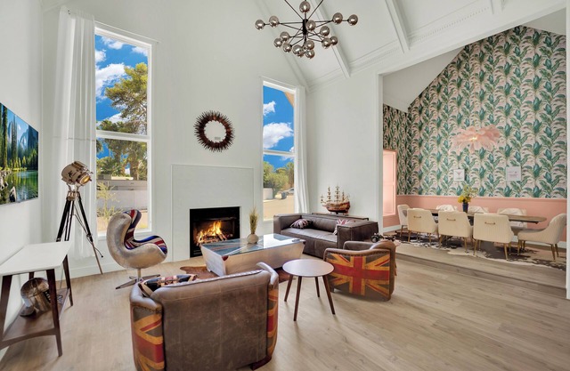 Golfside Villa 4300sf 4BD/4BA w/Pool, Sauna, Hot Tub - Near Strip