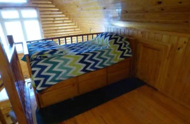 "Gone Fishing" Cabin 9