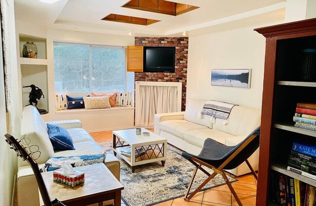 Good Life (lower Suite) @ Shawnigan Beach Resort.
