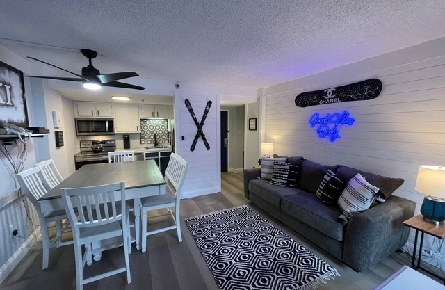 Good vibes only! 2BR at Silver Creek- sleeps 8