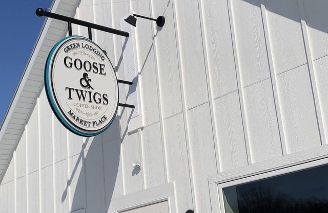 Goose & Twigs