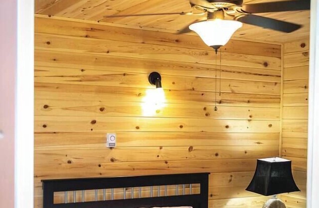 Gopher's Hole Cabin - Lakewood Park Cabins