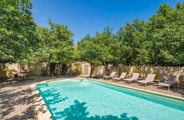 GORDES Private Villa und Schwimmbad auf bewaldetem und eingezäuntem Grundstück von 2000 m2