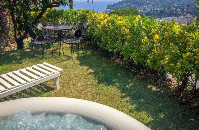 Schönes, modernes Loft mit Whirlpool und Blick auf den privaten Garten. WOCHENENDE ANGEBOTE