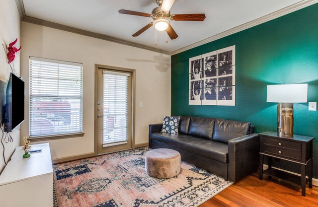Gorgeous 1BR in Champion City Park 1352