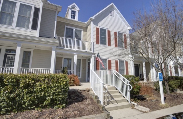 Gorgeous 2 Bedroom 2 Bath Condo with One Free Round of Golf Per Day, Pools, Tennis and More!