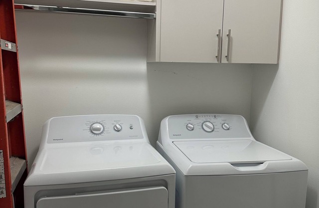 3 BD/ 2 BTH in Gated Apartment Subdivision