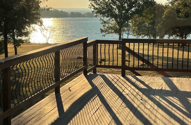 Gorgeous 3 story lake Texoma home on the water !