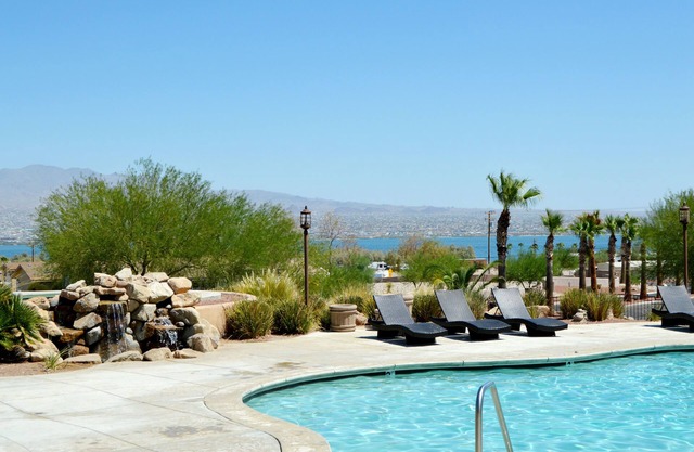 Gorgeous 3BD Havasu Home with Lake View