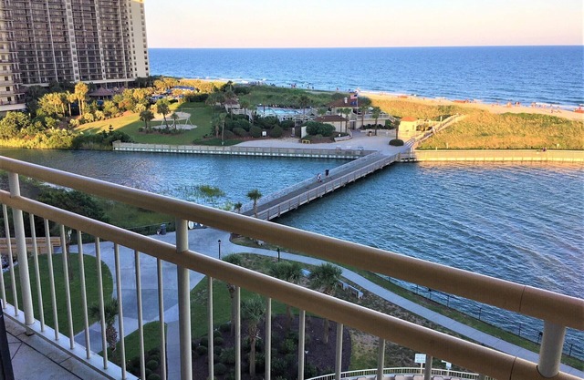 Sommer Spezial! Wunderschöne South Tower Oceanfront 3BR / 2 BA mit herrlichem Blick !!