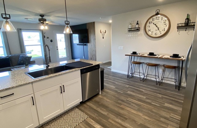 Gorgeous 4 bedroom house with incredible backyard