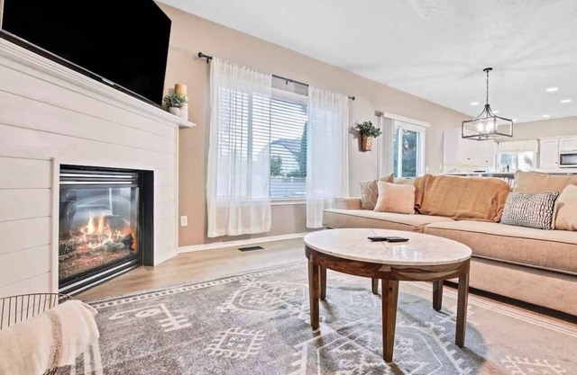 Gorgeous 4 bedroom Home in Meridian