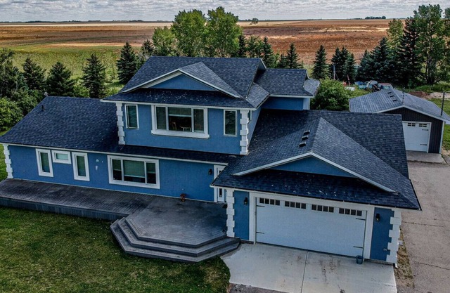 Gorgeous Acreage House - minutes south of Regina