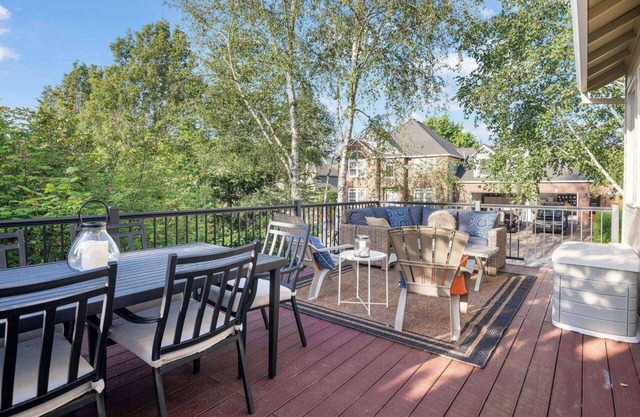 Gorgeous and Comfortable, Pet Friendly, Huge Deck, Ping Pong, Game Room /w Consoles, Open Layout