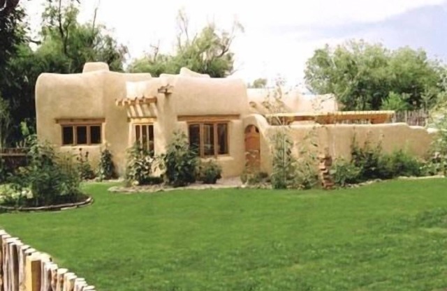 Herrliche Architekten entworfen Taos Adobe 1.200 Quadrat. Ft. Guest House in Stadt Plaza