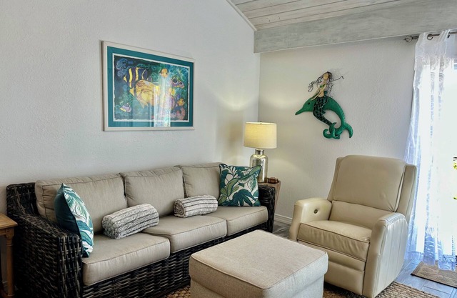 Gorgeous Beach Front Ocean Villa 906