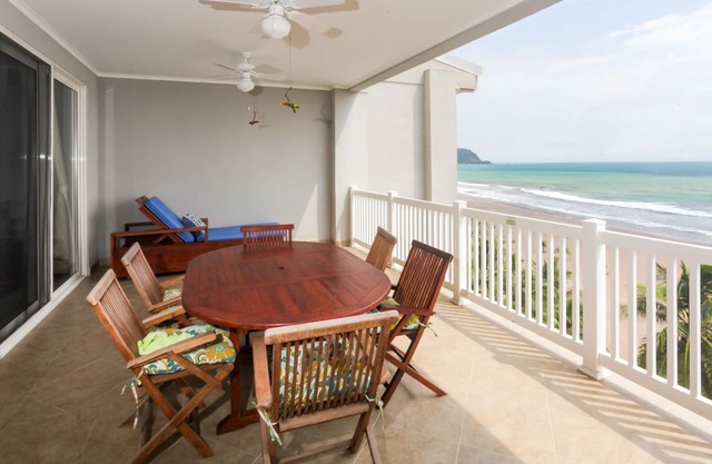Wunderschöne Strandwohnung mit Zugang zum Gemeinschaftspool und unglaublichem Meerblick!