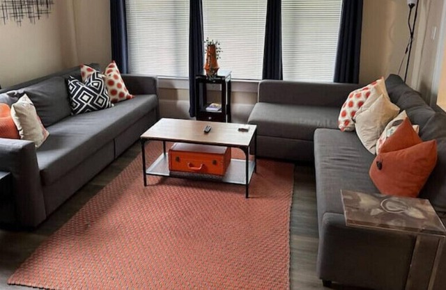 Gorgeous Bungalow at N Main