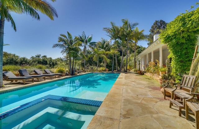 Gorgeous Carpinteria Home: Pool, Spa, Fireplaces!