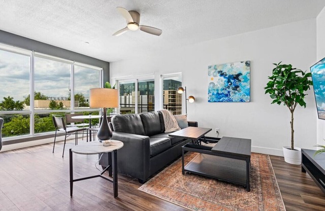 Gorgeous Central City 2BD / 2BA