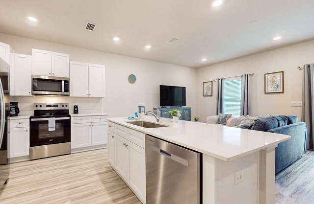 Gorgeous coastal home with plenty of space and close to everything