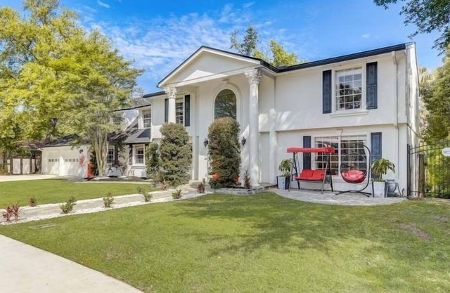Gorgeous Colonial House on the Water w/ Pool & Jacuzzi