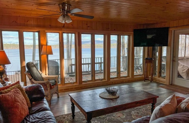 Gorgeous Family Lakefront Cabin | Incredible Views