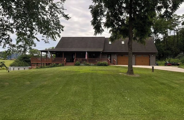 Gorgeous Farmhouse in the Heart of the Fingerlakes