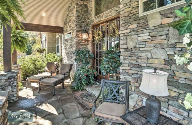 Gorgeous Franklin Holiday Home with Long Term Mountains Views/Special discounts