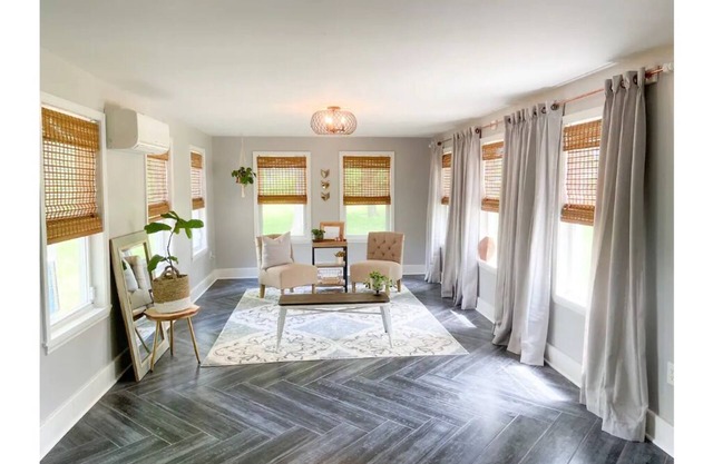 Gorgeous, Fully Remodeled Open Floor-Plan!