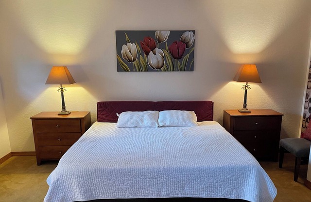 Gorgeous Gated Private Suite in Wood Cabin ~ Lake Wildwood ~ Golf & Yuba River
