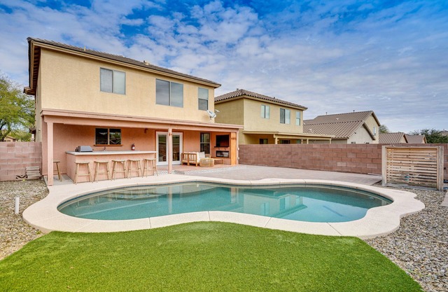 Gorgeous Green Valley Home: Patio & Private Pool!