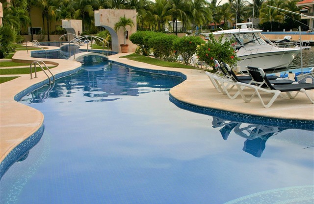 Ground Level 3 Bed, 3. 5 Bath Marina Condo mit OMNI Beach Club Mitgliedschaft und WIFI