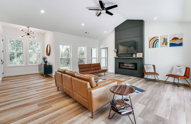 Gorgeous Harrison Getaway w/ Patio & Kayak!