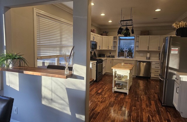 Gorgeous Home Close to Wineries and shopping